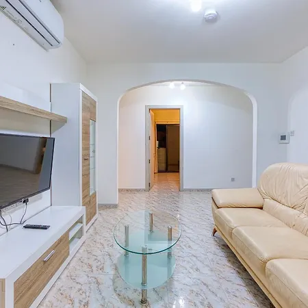 Large 3br With Private Balcony, St'pauls Bay By 360 Estates Apartman