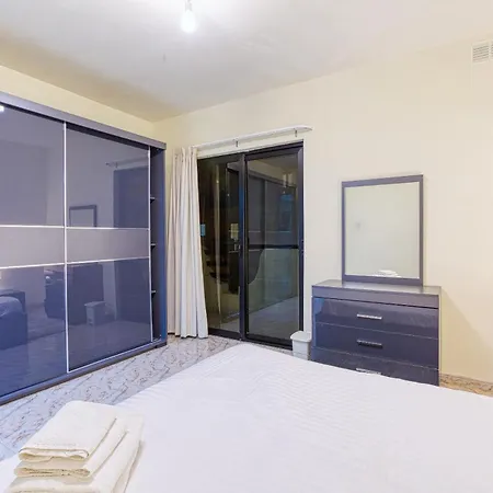 Large 3br With Private Balcony, St'pauls Bay By 360 Estates Apartment *